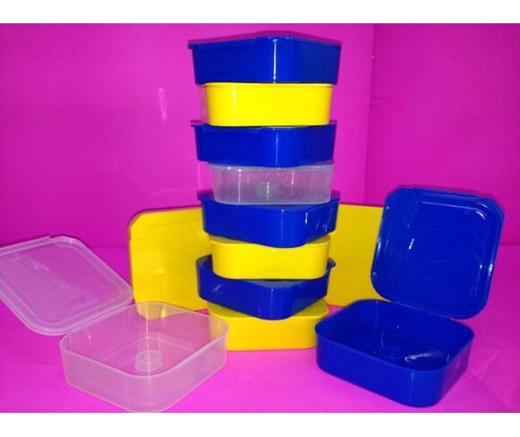 علبة  بلاستيكية