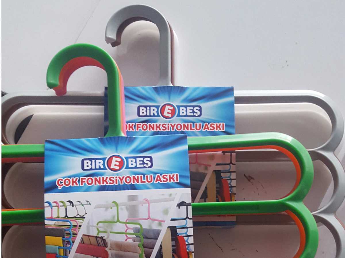 Pièces En Plastique