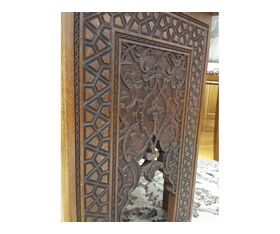 طاولة صغيرة