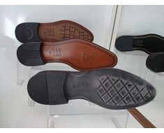 Shoe