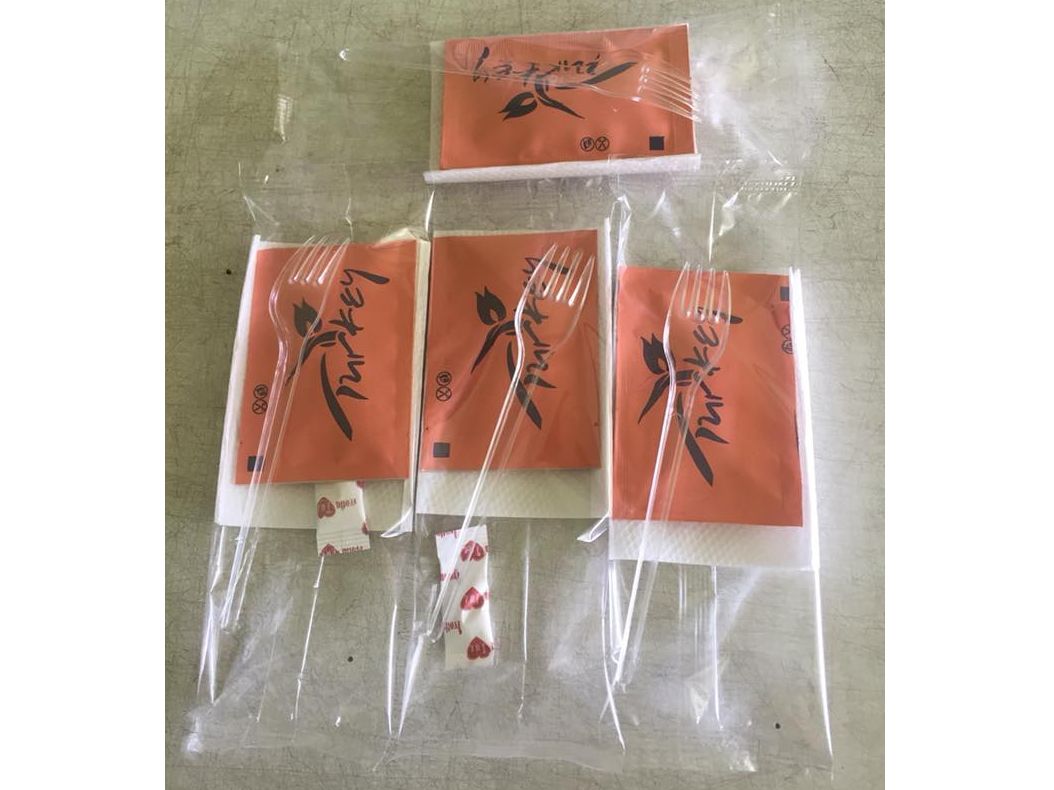 젖은 물티슈 포장