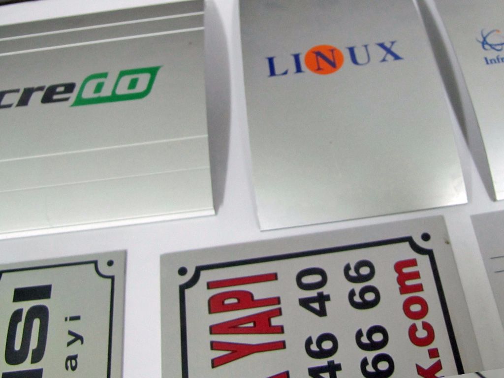 لصيقة/ملصف و أنواعه