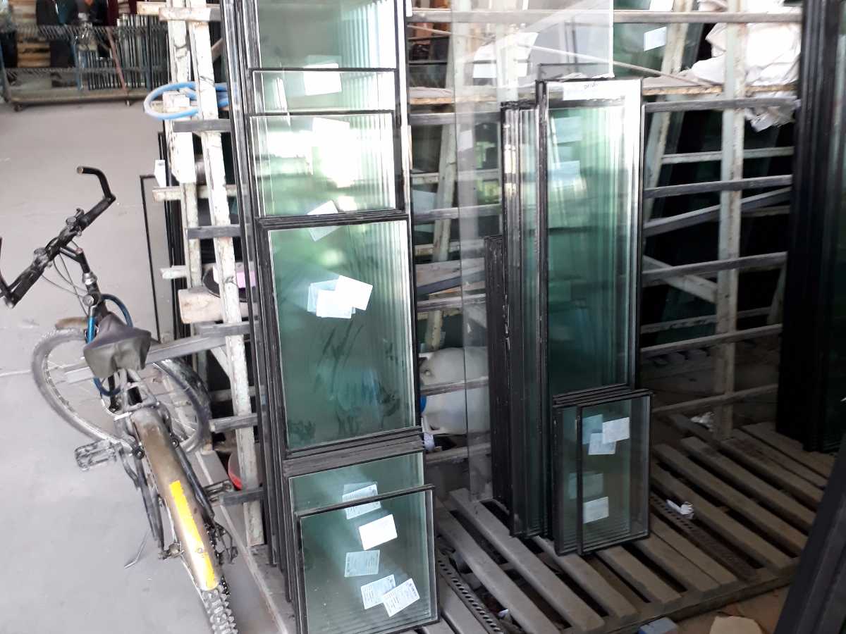 유리 및 유리 제품