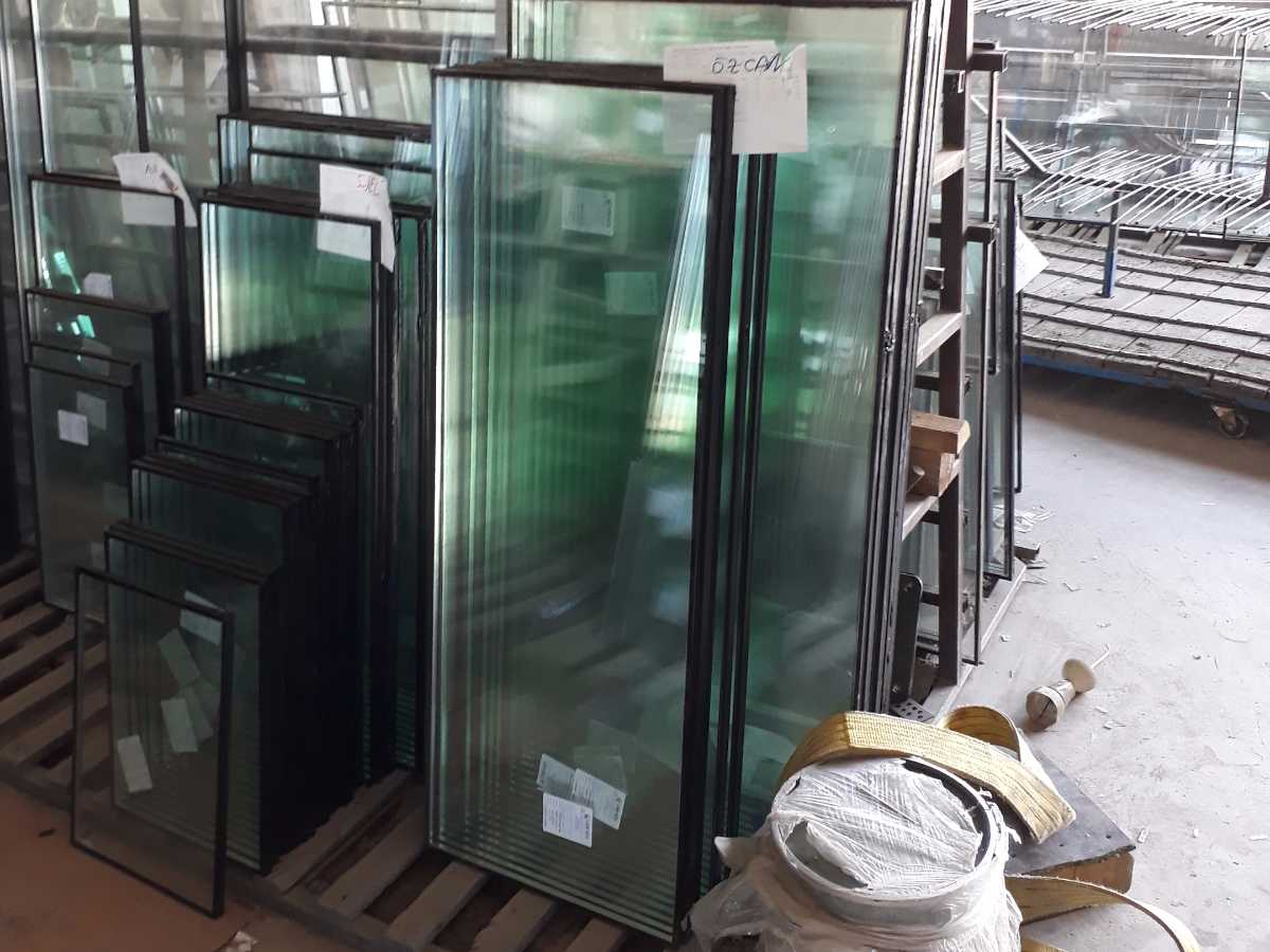 유리 및 유리 제품