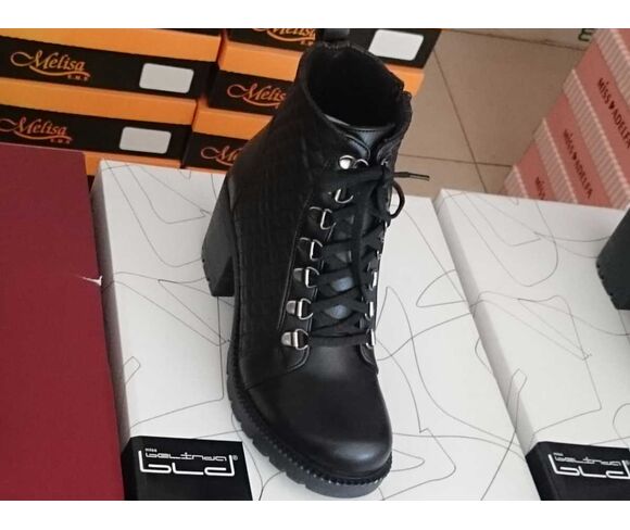 Shoe
