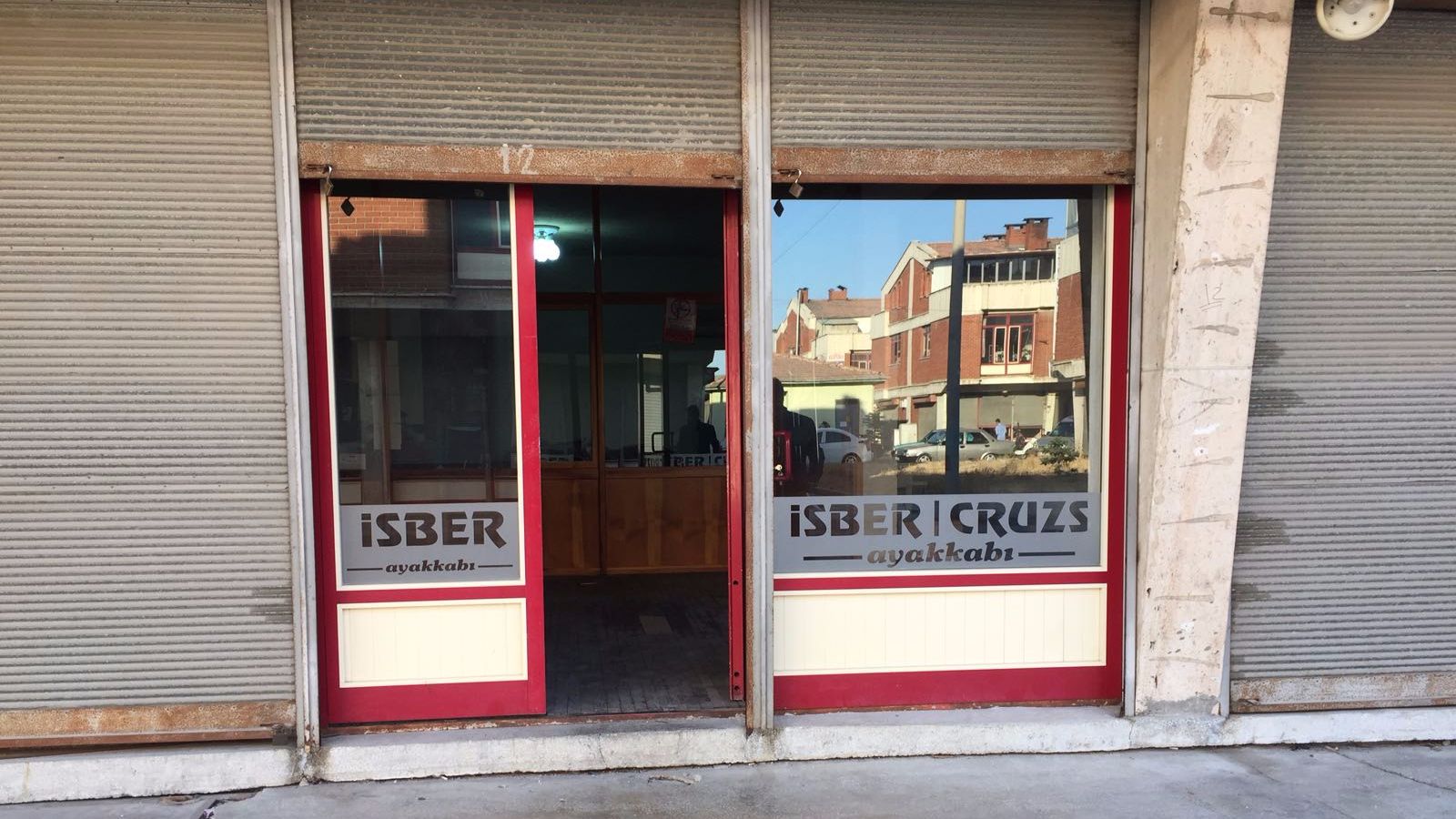 İsber Ayakkabı