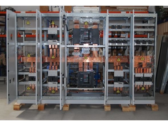 لوحة الكهرباء