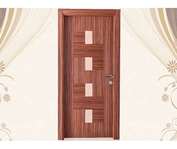 Puerta de madera revestida