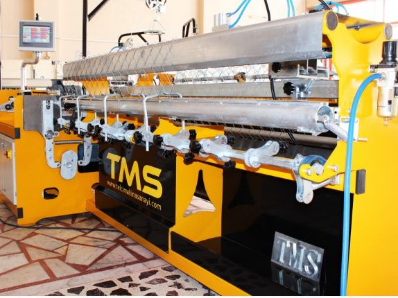 ماكينة حياكة السلك