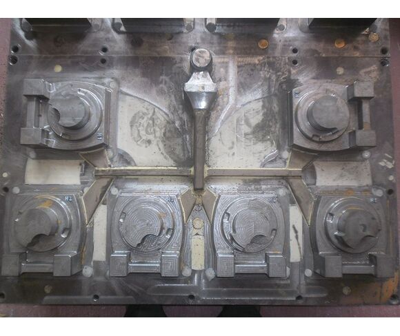 Moulage Automatique plaque