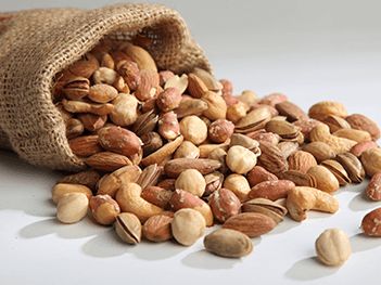 مكسرات ومشتقاتها