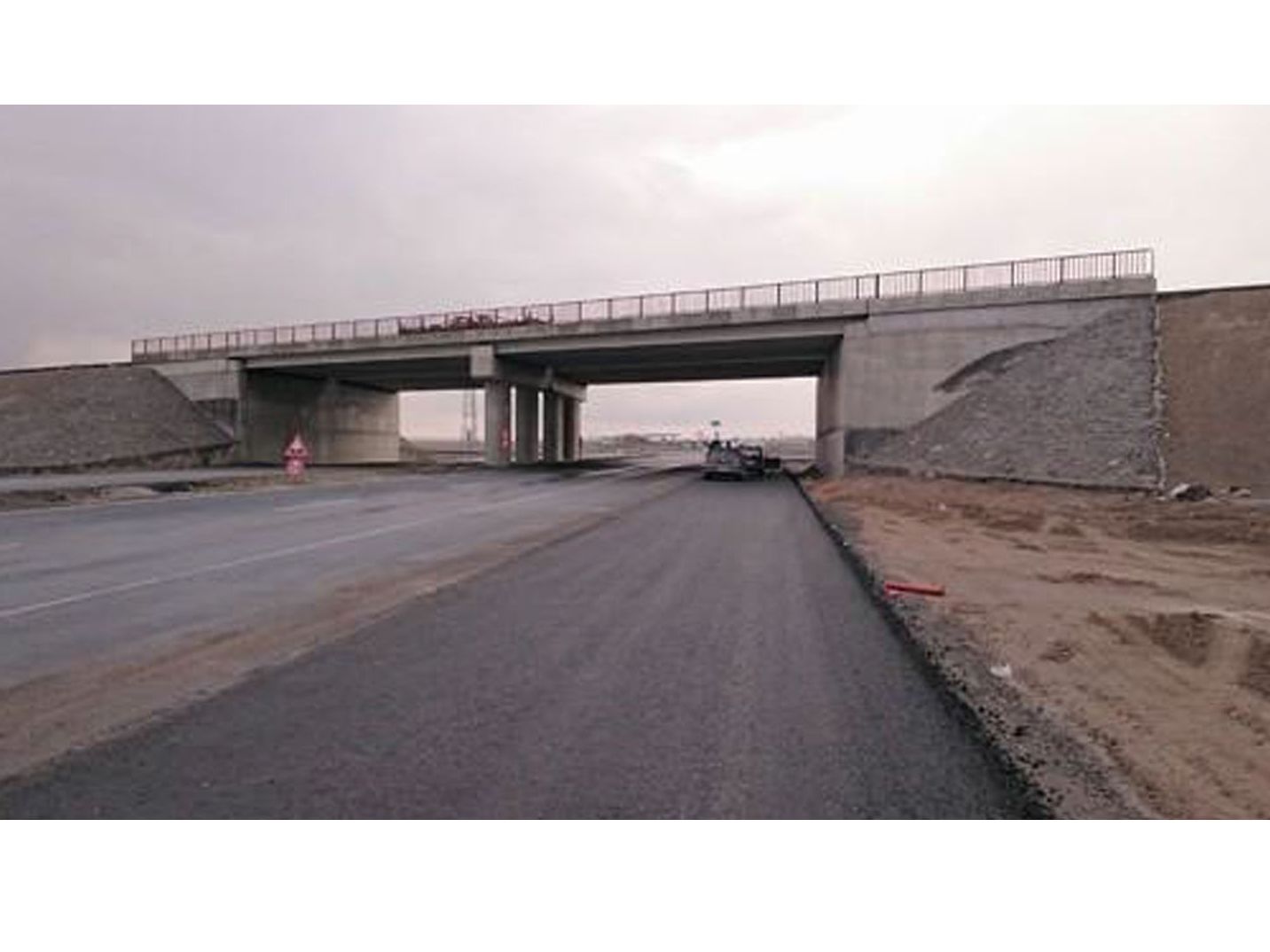 Construcción De Cruce De Camino