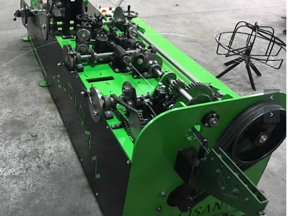 ماكينة حياكة السلك