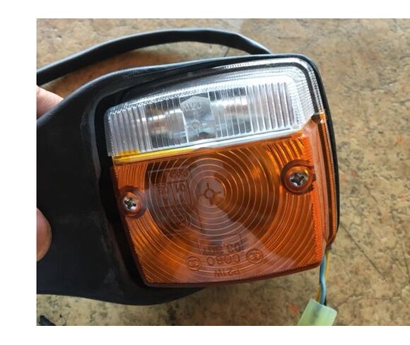 Araç Sinyal Lambası