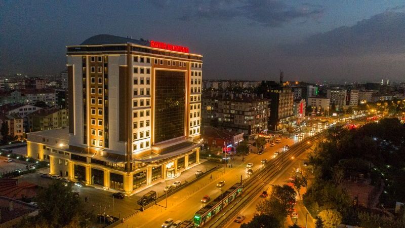 Bay&#x131;r Diamond &amp; Convention Center