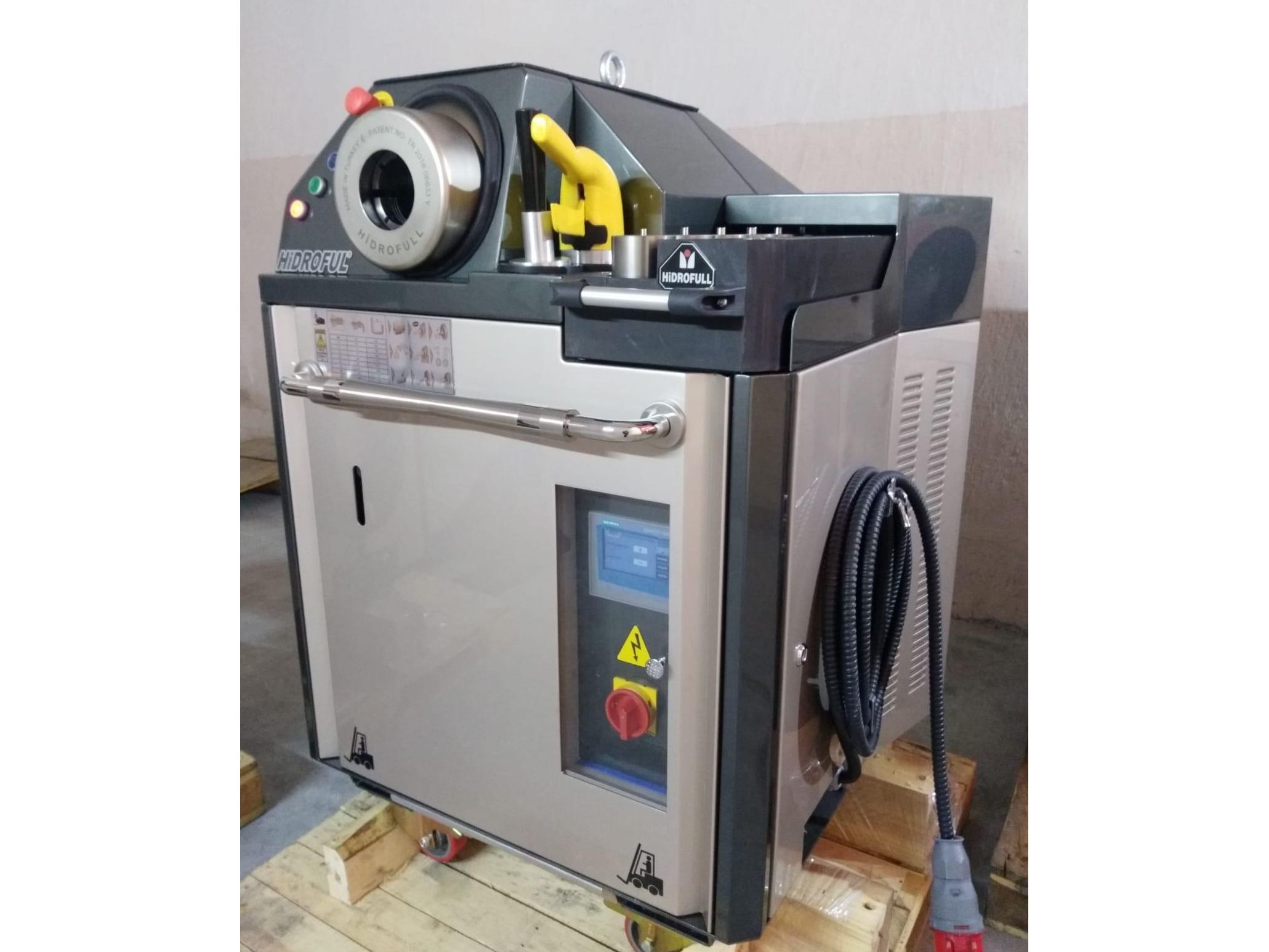 FORM MACHINE FOR PIPE AND TUBE