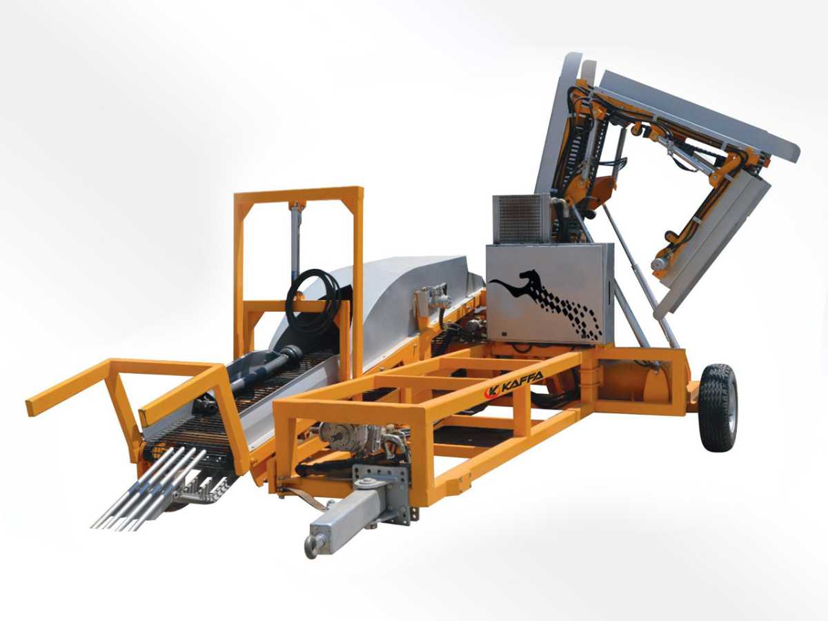 Carrot Lifter Machine